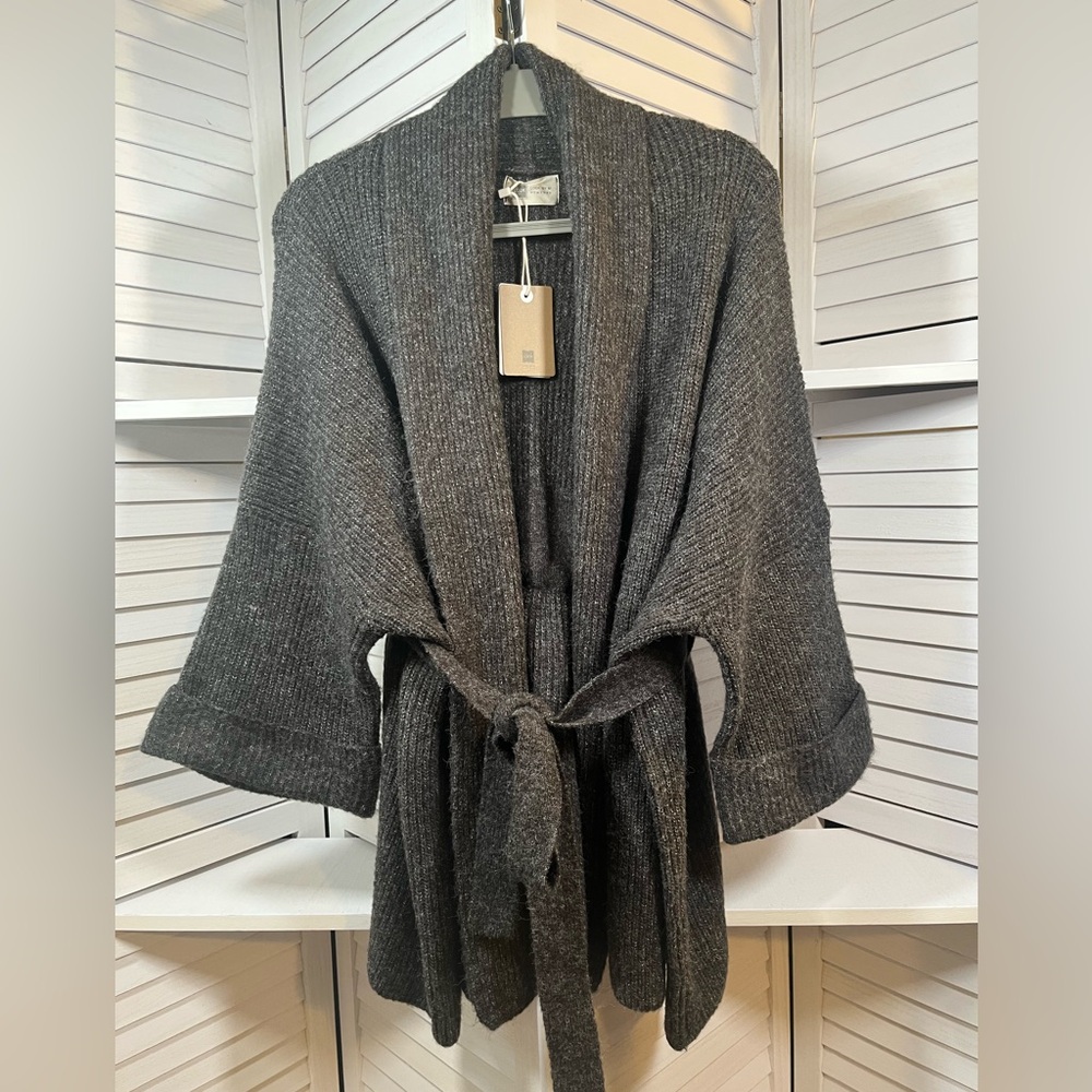 NEW LOOK BY M NEW YORK CARDIGAN SWEATER